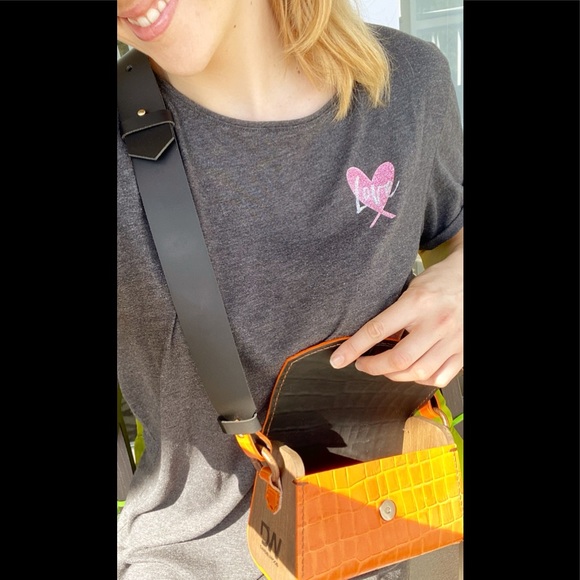 NWT DW Handmade Genuine Leather & Wood Crossbody - Picture 11 of 13